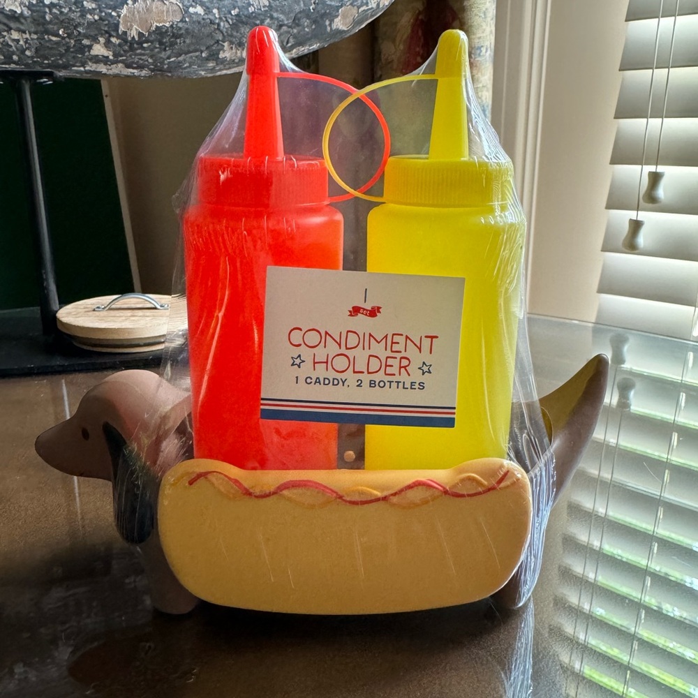 Dachshund condiment holder